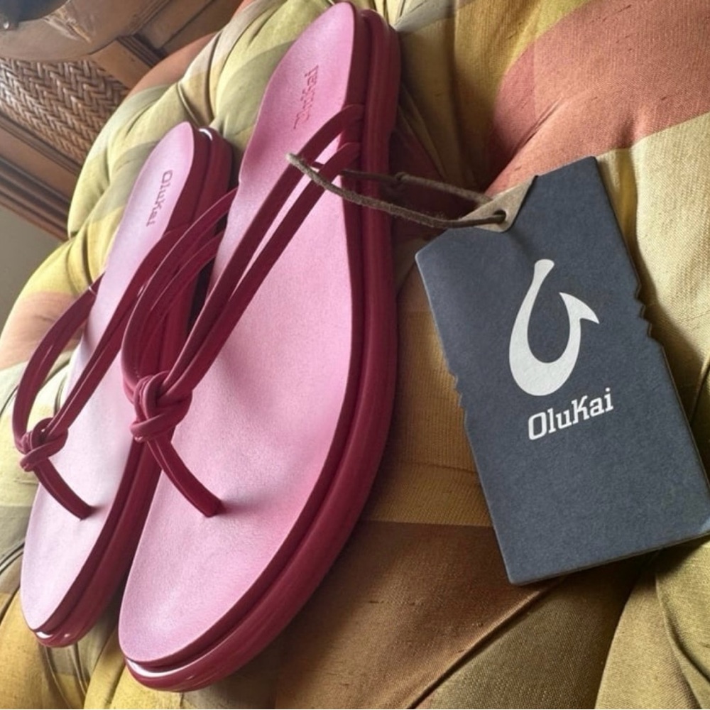 PINK PLUMERIA OLUKAI
Women's Aka Sandals NWT $70 Multiple sizes - Picture 2 of 4
